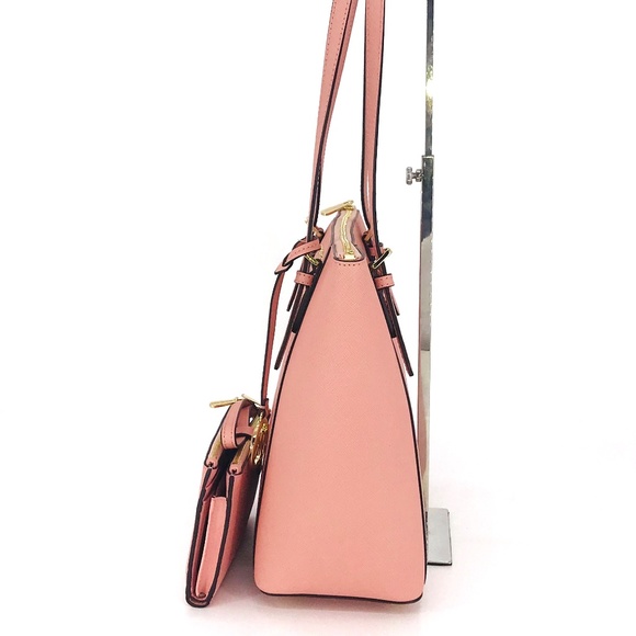 Michael Kors Large Ciara Tote Wallet Set - Picture 3 of 8